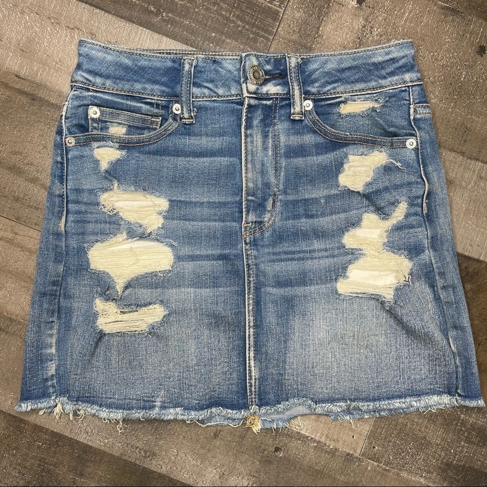 American Eagle Hi-Rise Distressed Denim Mini Skirt size 2